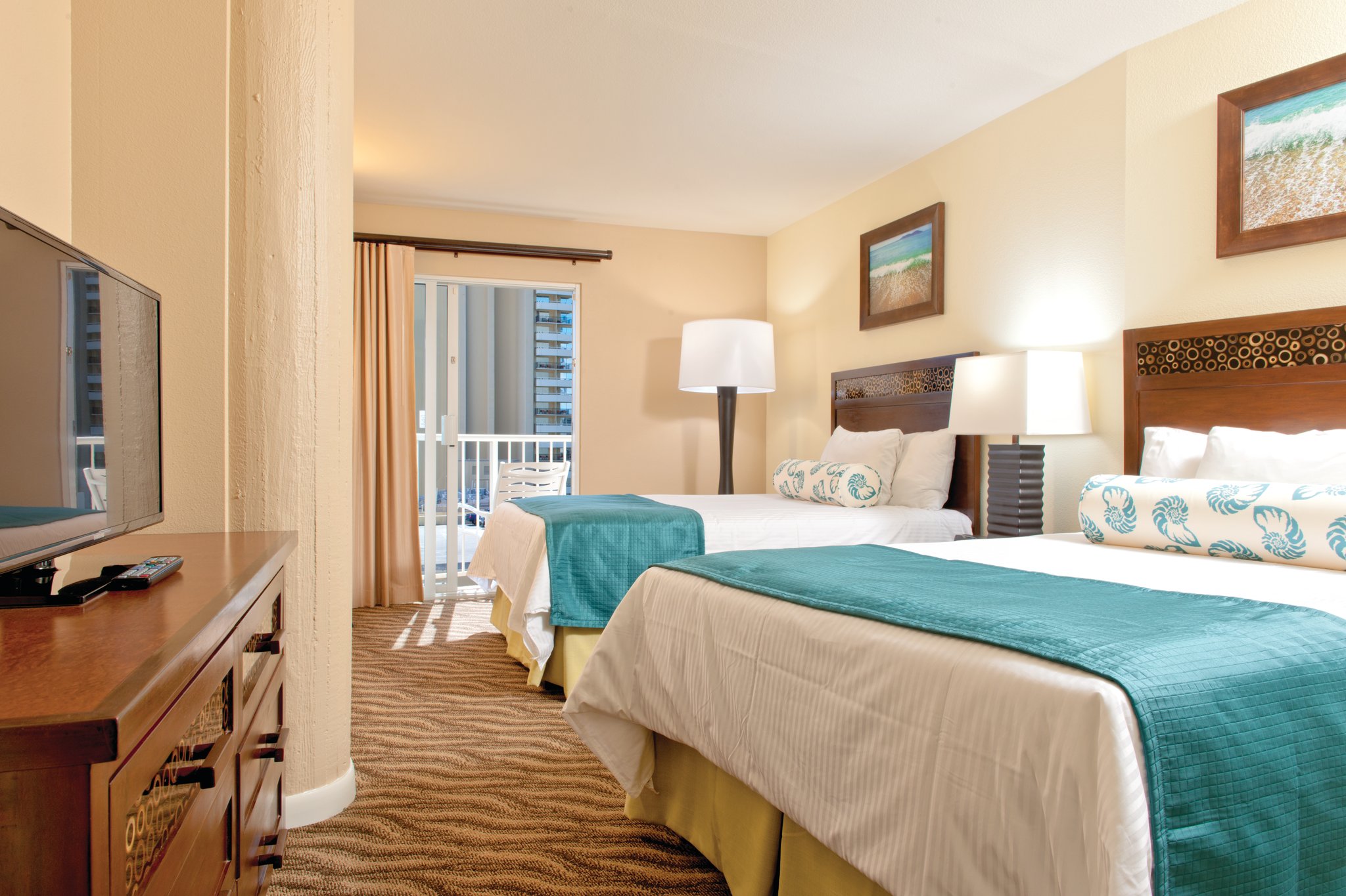 Wyndham At Waikiki Beach Walk Bedroom