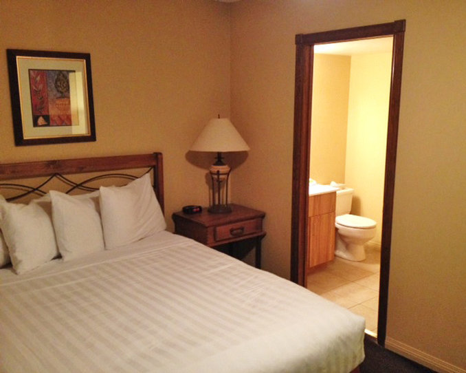 One Bedroom Suite By Lake Okanagan Resort In Kelowna, British Columbia